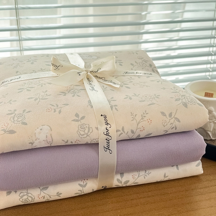 91家纺网 家纺一手货源 找家纺 暖芯优选 2025新款针织棉双层纱四件套小碎花被套床单床笠款学生三件套新款直播热款-叠拍图-系列一 安琪拉