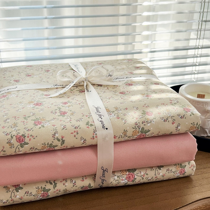 91家纺网 家纺一手货源 找家纺 暖芯优选 2025新款加厚针织棉双层纱四件套小碎花被套床单床笠款学生三件套新款直播热款-叠拍图-系列二 夕雾花园