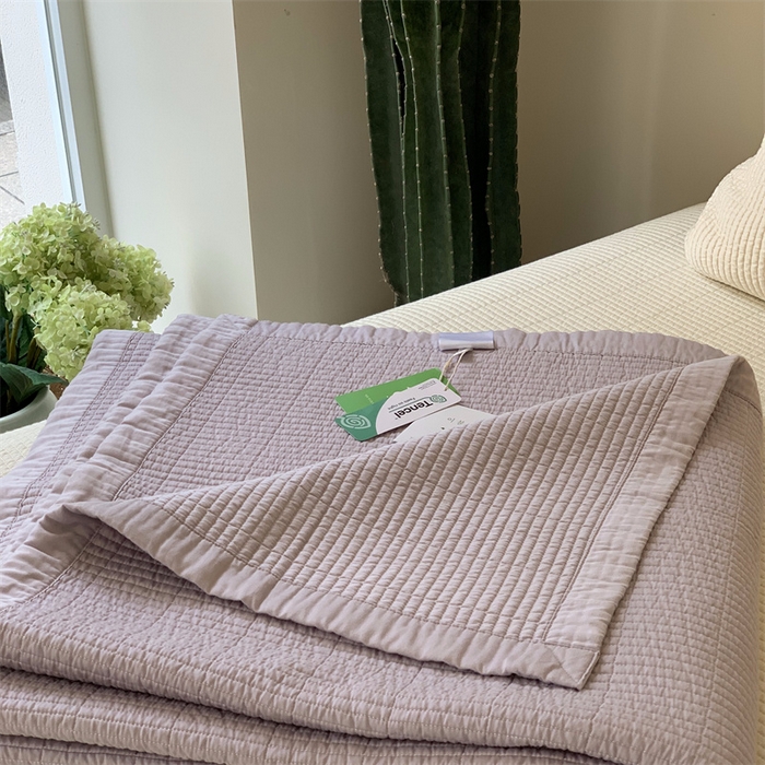 91家纺网 家纺一手货源 找家纺 汇庭 2025新款赫本系列床盖三件套-实拍 柔和紫