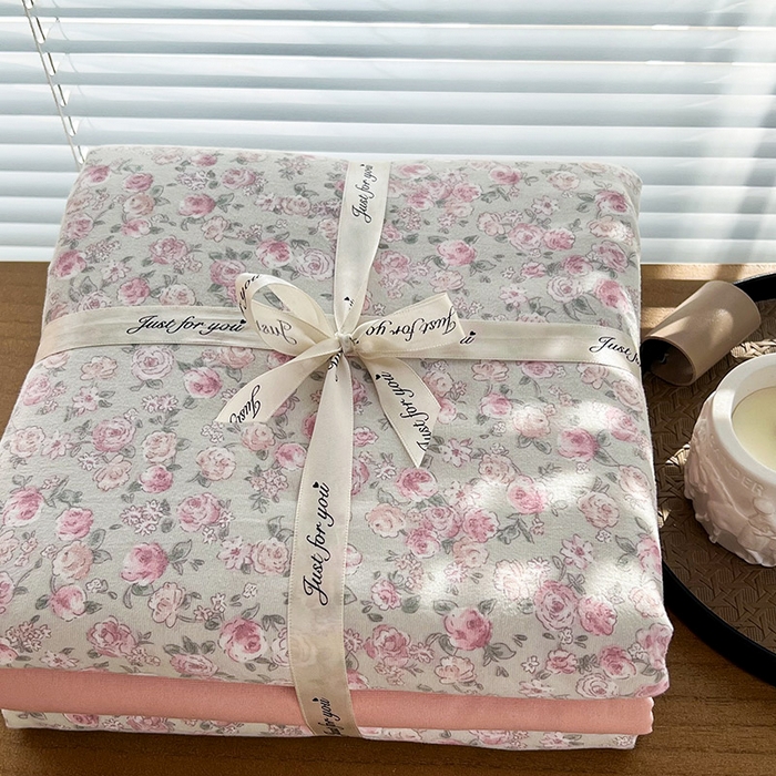 91家纺网 家纺一手货源 找家纺 暖芯优选 2025新款加厚针织棉双层纱四件套小碎花被套床单床笠款学生三件套新款直播热款-叠拍图-系列二 花叶扶