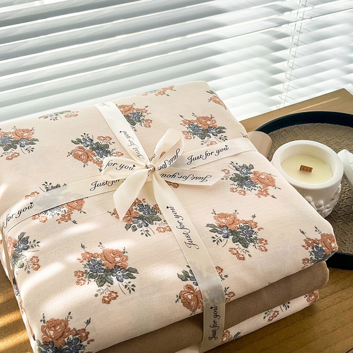 91家纺网 家纺一手货源 找家纺 暖芯优选 2025新款加厚针织棉双层纱四件套小碎花被套床单床笠款学生三件套新款直播热款-叠拍图-系列二 蔓卡顿