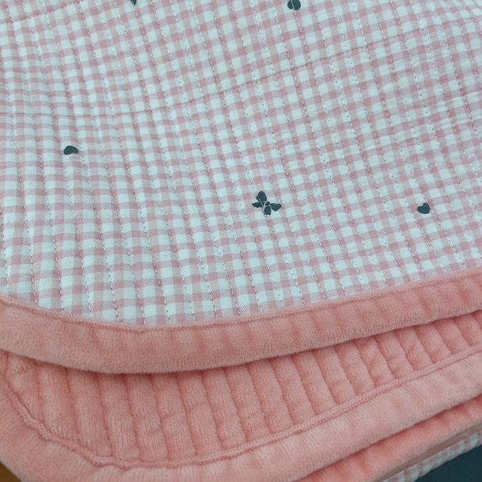 91家纺网 家纺一手货源 找家纺 暖居 2025新款砂洗棉加绒床盖三件套双面两用棉加绒-叠拍图 点点蝴蝶结