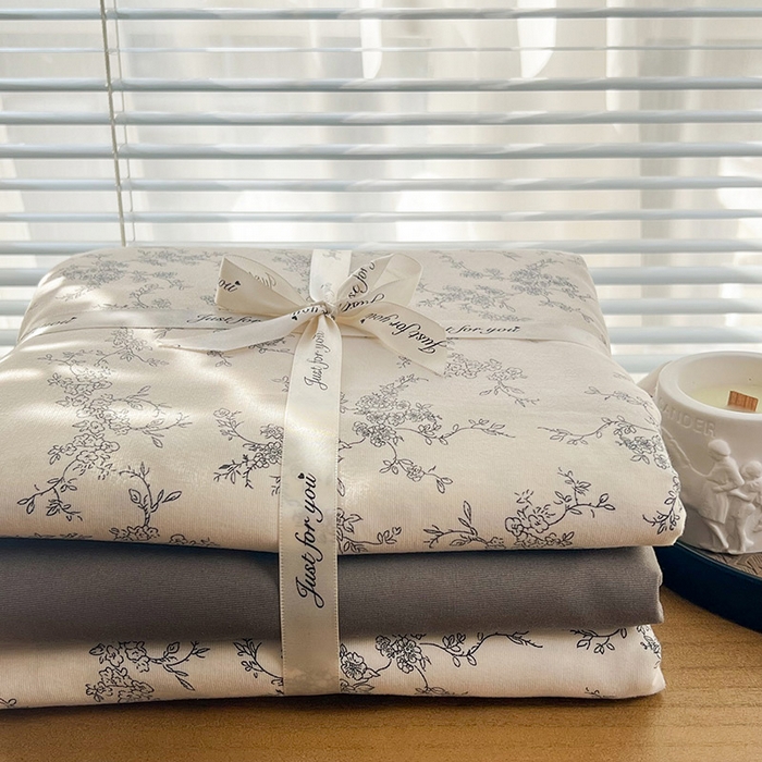 91家纺网 家纺一手货源 找家纺 暖芯优选 2025新款加厚针织棉双层纱四件套小碎花被套床单床笠款学生三件套新款直播热款-叠拍图-系列二 温婉花语