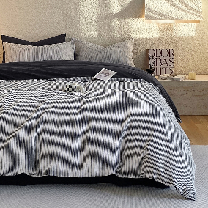 91家纺网 家纺一手货源 找家纺 琪格格 2025新款纯棉简约提花宅寂风格四件套  速写-提花黑条