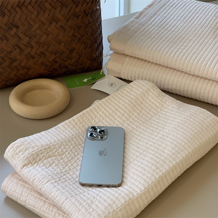 91家纺网 家纺一手货源 找家纺 汇庭 2025新款赫本系列床盖三件套-实拍 奶茶色