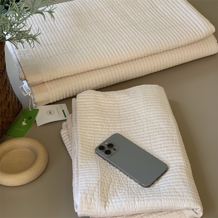 91家纺网 家纺一手货源 找家纺 汇庭 2025新款赫本系列床盖三件套-实拍 奶茶色