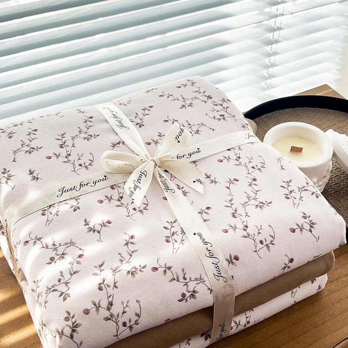 91家纺网 家纺一手货源 找家纺 暖芯优选 2025新款加厚针织棉双层纱四件套小碎花被套床单床笠款学生三件套新款直播热款-叠拍图-系列二 阡陌小溪