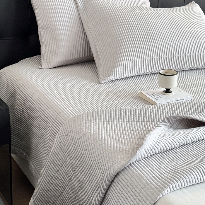 91家纺网 家纺一手货源 找家纺 汇庭 2025新款赫本系列床盖三件套-棚拍 太空灰