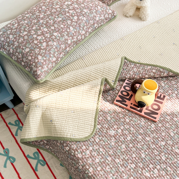 91家纺网 家纺一手货源 找家纺 茉夕家纺 2025新款跑量款双面纯棉印花水洗床盖 银杉之梦咖