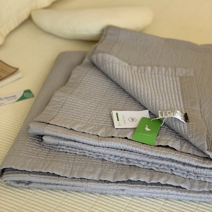 91家纺网 家纺一手货源 找家纺 汇庭 2025新款赫本系列床盖三件套-实拍 太空灰