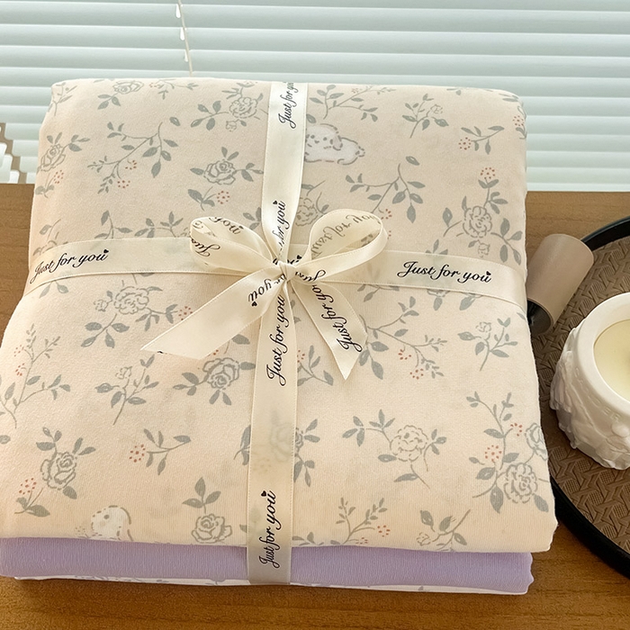 91家纺网 家纺一手货源 找家纺 暖芯优选 2025新款针织棉双层纱四件套小碎花被套床单床笠款学生三件套新款直播热款-叠拍图-系列一 安琪拉