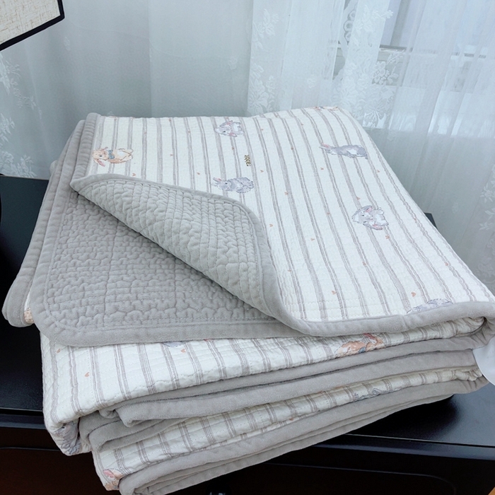 91家纺网 家纺一手货源 找家纺 暖居 2025新款砂洗棉加绒床盖三件套双面两用棉加绒-叠拍图 青春兔