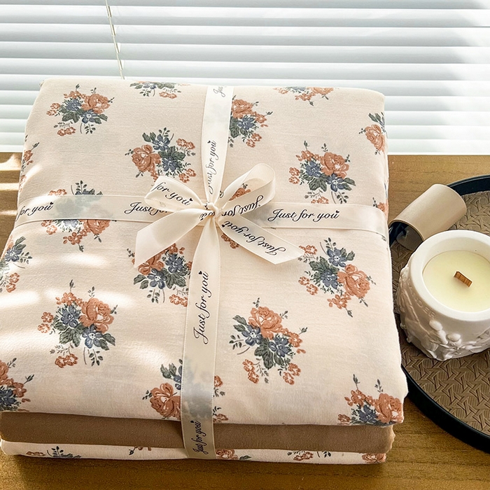 91家纺网 家纺一手货源 找家纺 暖芯优选 2025新款加厚针织棉双层纱四件套小碎花被套床单床笠款学生三件套新款直播热款-叠拍图-系列二 蔓卡顿