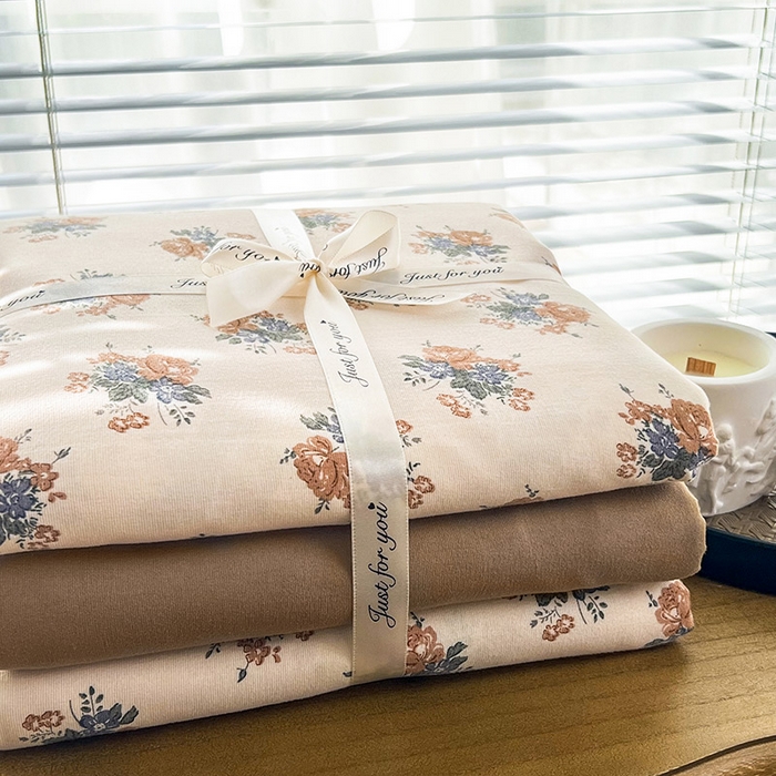 91家纺网 家纺一手货源 找家纺 暖芯优选 2025新款加厚针织棉双层纱四件套小碎花被套床单床笠款学生三件套新款直播热款-叠拍图-系列二 蔓卡顿