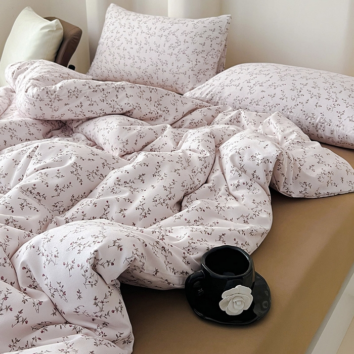 91家纺网 家纺一手货源 找家纺 暖芯优选 2025新款针织棉双层纱四件套小碎花被套床单床笠款学生三件套新款直播热款-床图-系列二 阡陌小溪