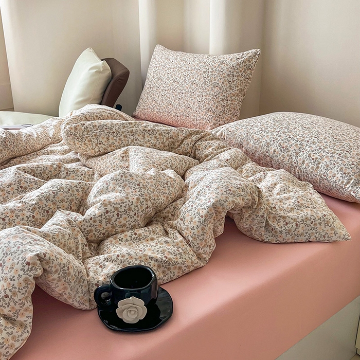 91家纺网 家纺一手货源 找家纺 暖芯优选 2025新款针织棉双层纱四件套小碎花被套床单床笠款学生三件套新款直播热款-床图-系列二 蜜语花开