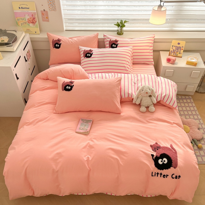 91家纺网 家纺一手货源 找家纺 雅居纺家纺 2025新款全棉水洗棉绣花四件套 猫咪萌仔