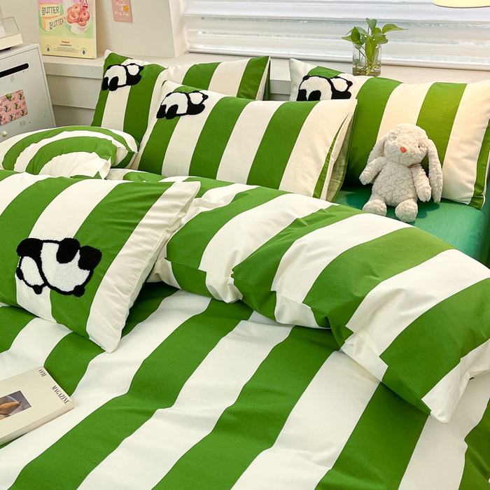 91家纺网 家纺一手货源 找家纺 雅居纺家纺 2025新款全棉拼接贴布绣四件套 森林系熊猫