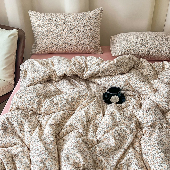 91家纺网 家纺一手货源 找家纺 暖芯优选 2025新款针织棉双层纱四件套小碎花被套床单床笠款学生三件套新款直播热款-床图-系列二 蜜语花开