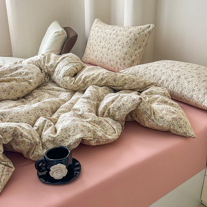 91家纺网 家纺一手货源 找家纺 暖芯优选 2025新款针织棉双层纱四件套小碎花被套床单床笠款学生三件套新款直播热款-床图-系列二 夕雾花园