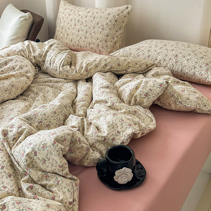 91家纺网 家纺一手货源 找家纺 暖芯优选 2025新款针织棉双层纱四件套小碎花被套床单床笠款学生三件套新款直播热款-床图-系列二 夕雾花园