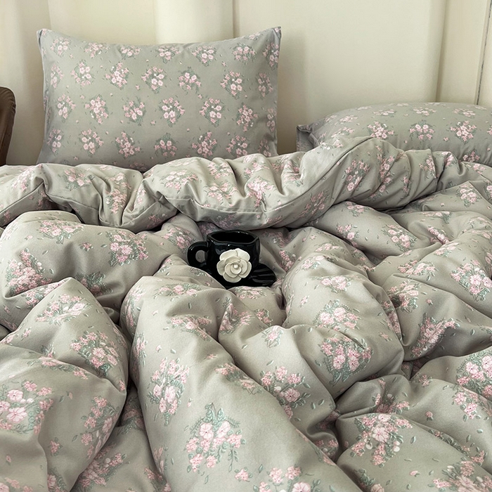 91家纺网 家纺一手货源 找家纺 暖芯优选 2025新款针织棉双层纱四件套小碎花被套床单床笠款学生三件套新款直播热款-床图-系列二 夕拾