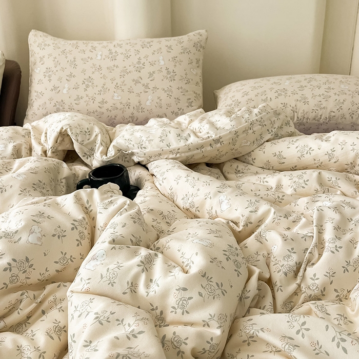 91家纺网 家纺一手货源 找家纺 2025新款针织棉双层纱四件套小碎花被套床单床笠款学生三件套新款直播热款-床图-系列一 安琪拉