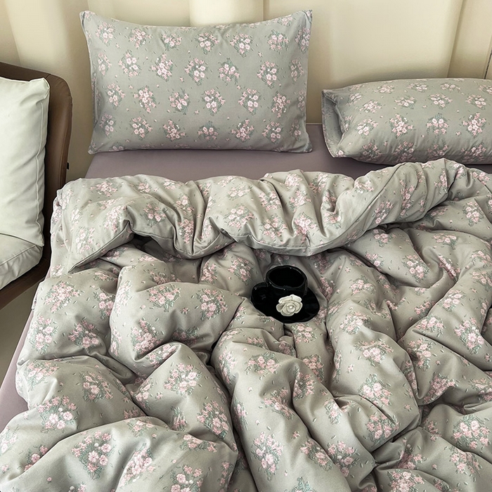 91家纺网 家纺一手货源 找家纺 暖芯优选 2025新款针织棉双层纱四件套小碎花被套床单床笠款学生三件套新款直播热款-床图-系列二 夕拾