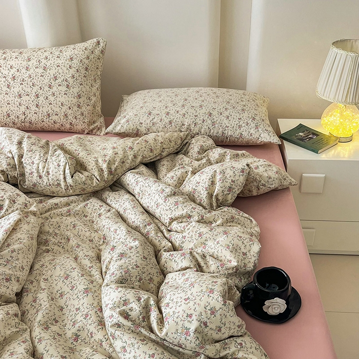 91家纺网 家纺一手货源 找家纺 暖芯优选 2025新款针织棉双层纱四件套小碎花被套床单床笠款学生三件套新款直播热款-床图-系列二 夕雾花园