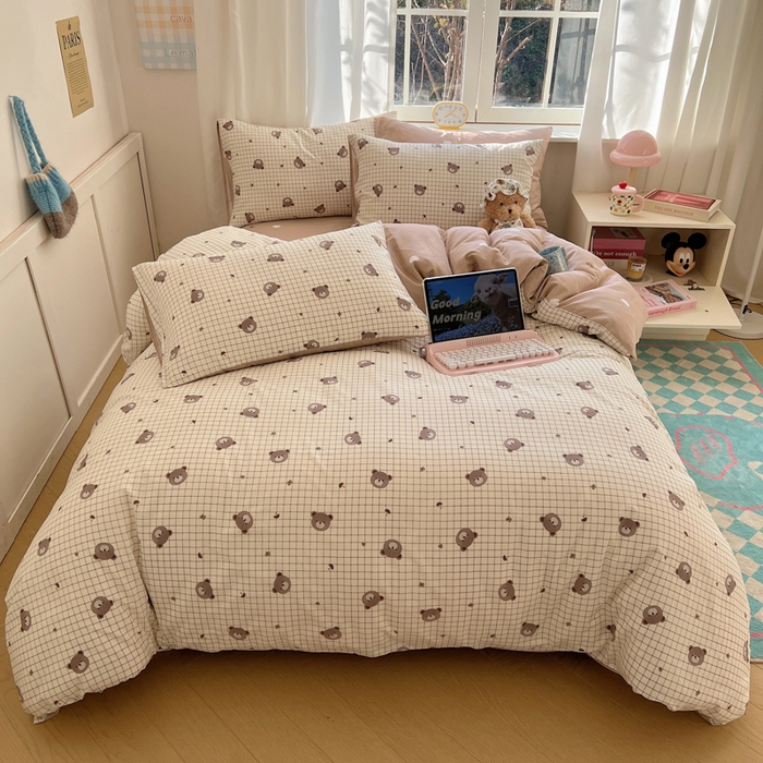 91家纺网 家纺一手货源 找家纺 六巷胡同 2025新款ins减龄可爱风卡通全棉四件套第一系 摩卡白格熊
