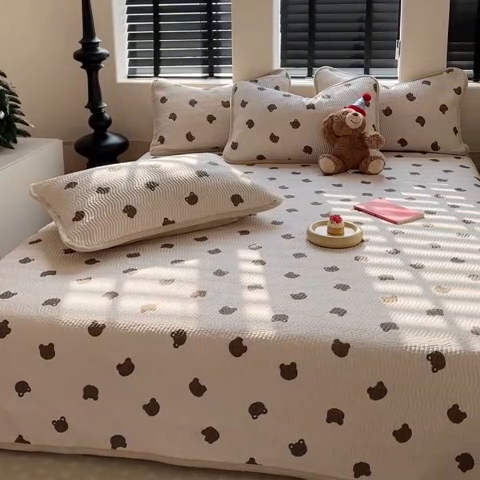 91家纺网 家纺一手货源 找家纺 麦伦家居 2024新款天丝莫代尔婴儿绒两用床盖 苹果小熊