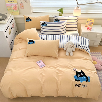 雅居纺家纺 2025新款全棉水洗棉绣花四件套 猫咪日记