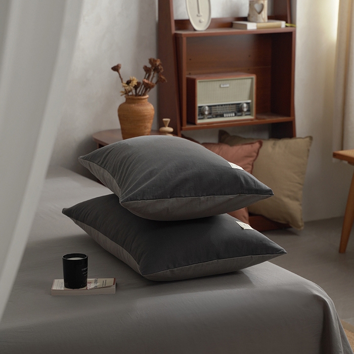 91家纺网 家纺一手货源 找家纺 雅居纺家纺 2025新款全棉素色水洗棉单枕套 低调灰绅士灰
