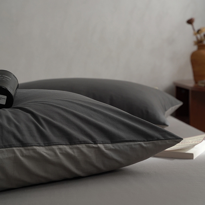 91家纺网 家纺一手货源 找家纺 雅居纺家纺 2025新款全棉素色水洗棉单枕套 低调灰绅士灰