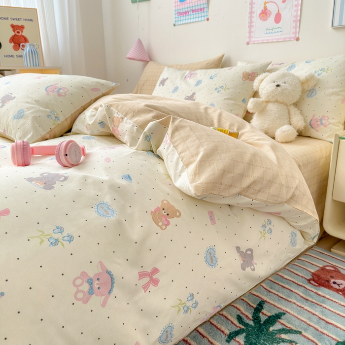 91家纺网 家纺一手货源 找家纺 曼之夏 2025新款全棉印花四件套 点点礼物熊