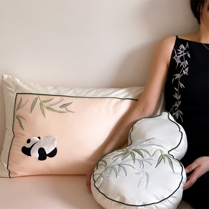 91家纺网 家纺一手货源 找家纺 MIU缪家居 2025新款100支全棉磨毛四件套-熊猫与竹 熊猫与竹-嫩粉