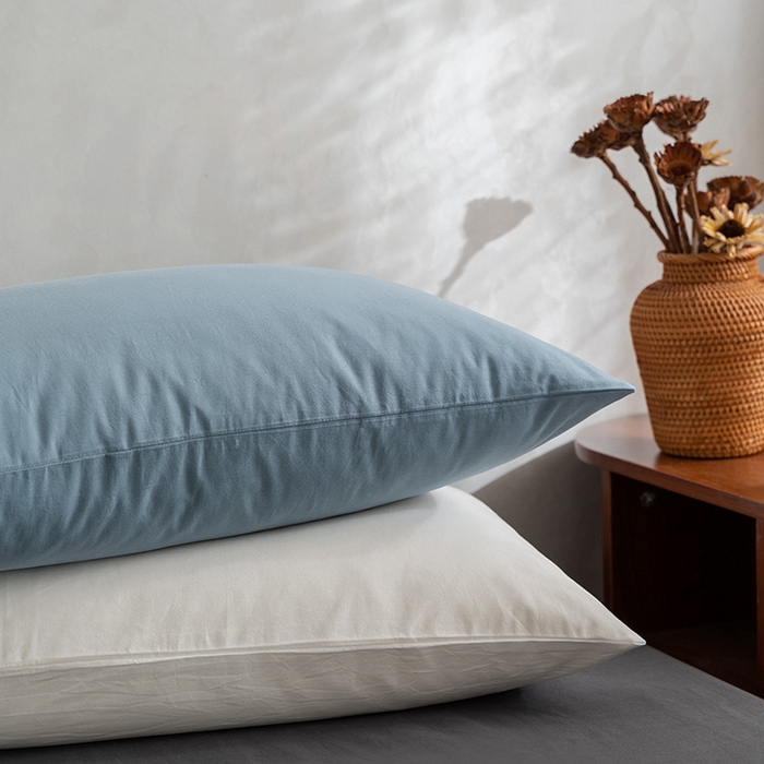 91家纺网 家纺一手货源 找家纺 雅居纺家纺 2025新款全棉素色水洗棉单枕套 白+浅蓝