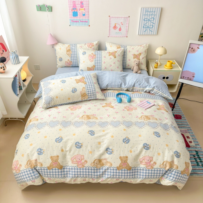 91家纺网 家纺一手货源 找家纺 曼之夏 2025新款全棉印花四件套 少女熊