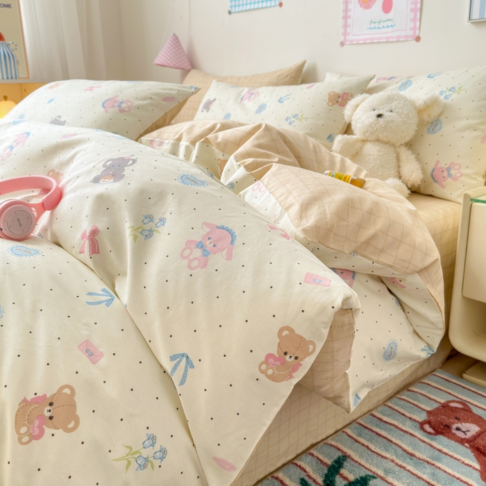 91家纺网 家纺一手货源 找家纺 曼之夏 2025新款全棉印花四件套 点点礼物熊