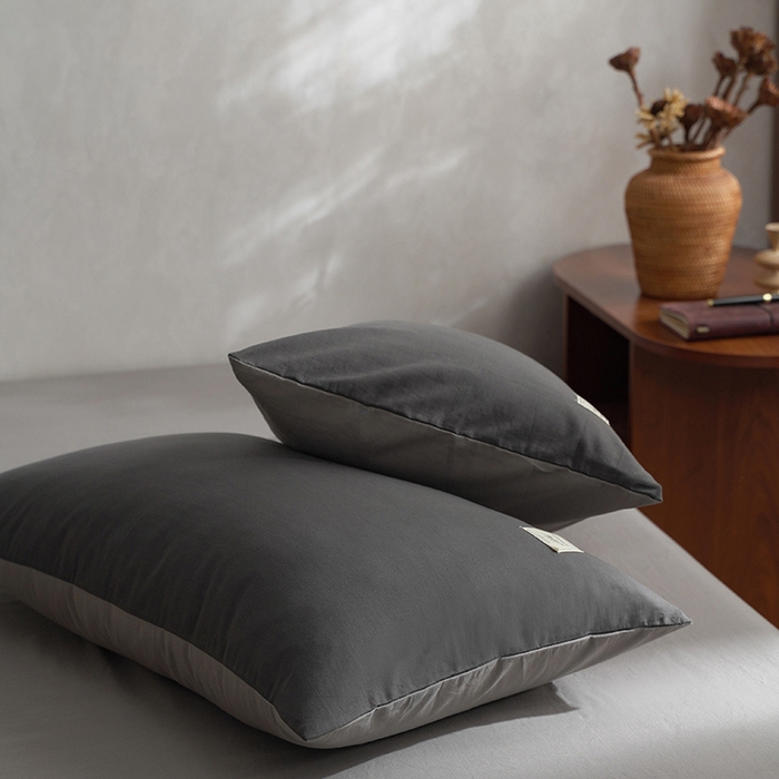 91家纺网 家纺一手货源 找家纺 雅居纺家纺 2025新款全棉素色水洗棉单枕套 低调灰绅士灰