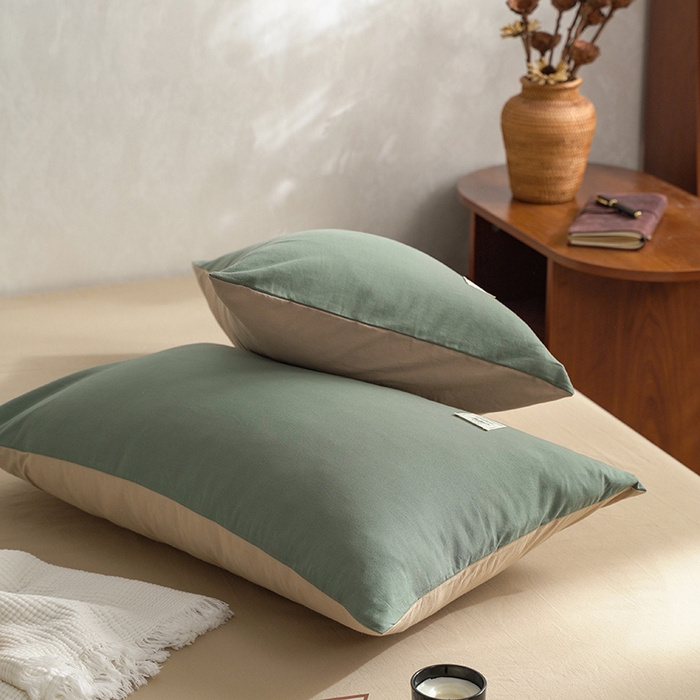 91家纺网 家纺一手货源 找家纺 雅居纺家纺 2025新款全棉素色水洗棉单枕套 墨子绿卡其