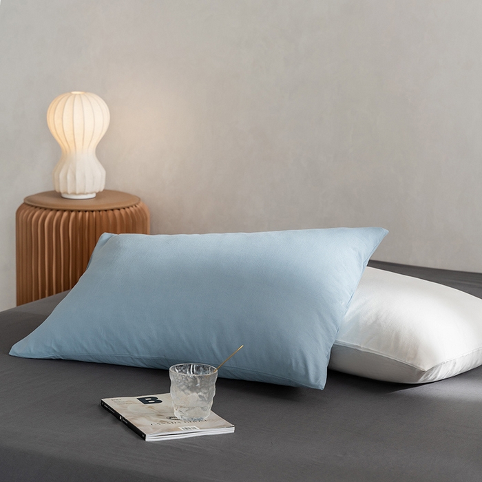 91家纺网 家纺一手货源 找家纺 雅居纺家纺 2025新款全棉素色水洗棉单枕套 白+浅蓝