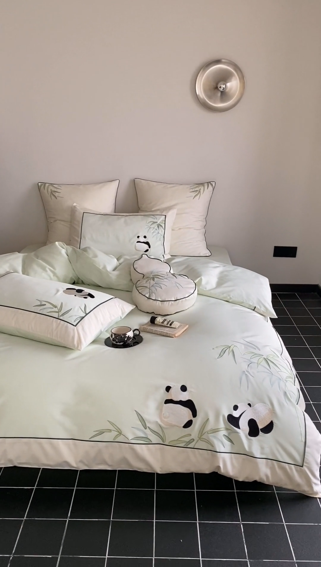 91家纺网 家纺一手货源 找家纺 MIU缪家居 2025新款100支全棉磨毛四件套-熊猫与竹 熊猫与竹-清绿