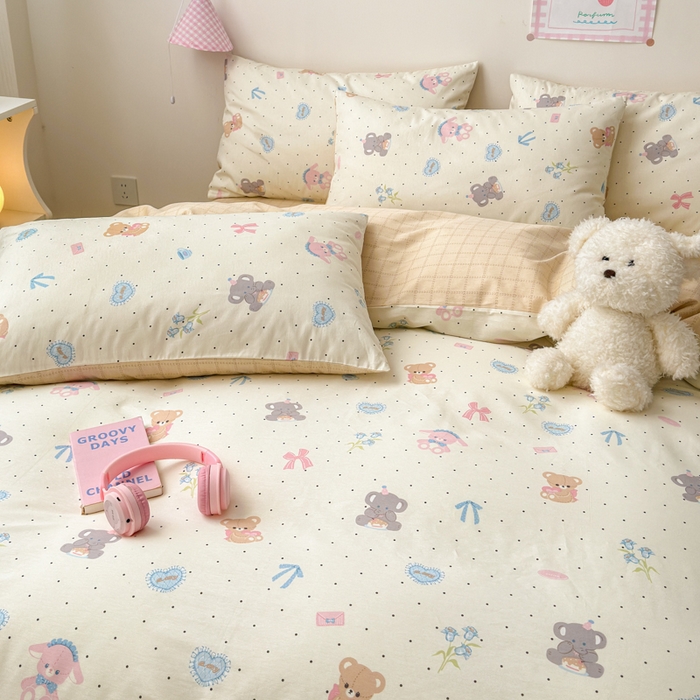 91家纺网 家纺一手货源 找家纺 曼之夏 2025新款全棉印花四件套 点点礼物熊