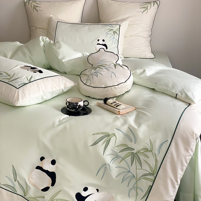 91家纺网 家纺一手货源 找家纺 MIU缪家居 2025新款100支全棉磨毛四件套-熊猫与竹 熊猫与竹-清绿