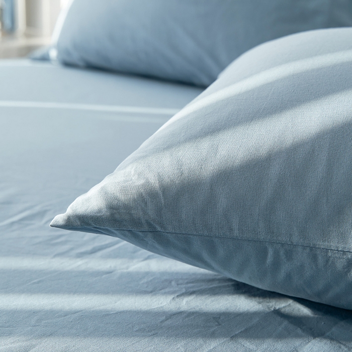 91家纺网 家纺一手货源 找家纺 雅居纺家纺 2025新款全棉素色水洗棉单枕套 浅蓝