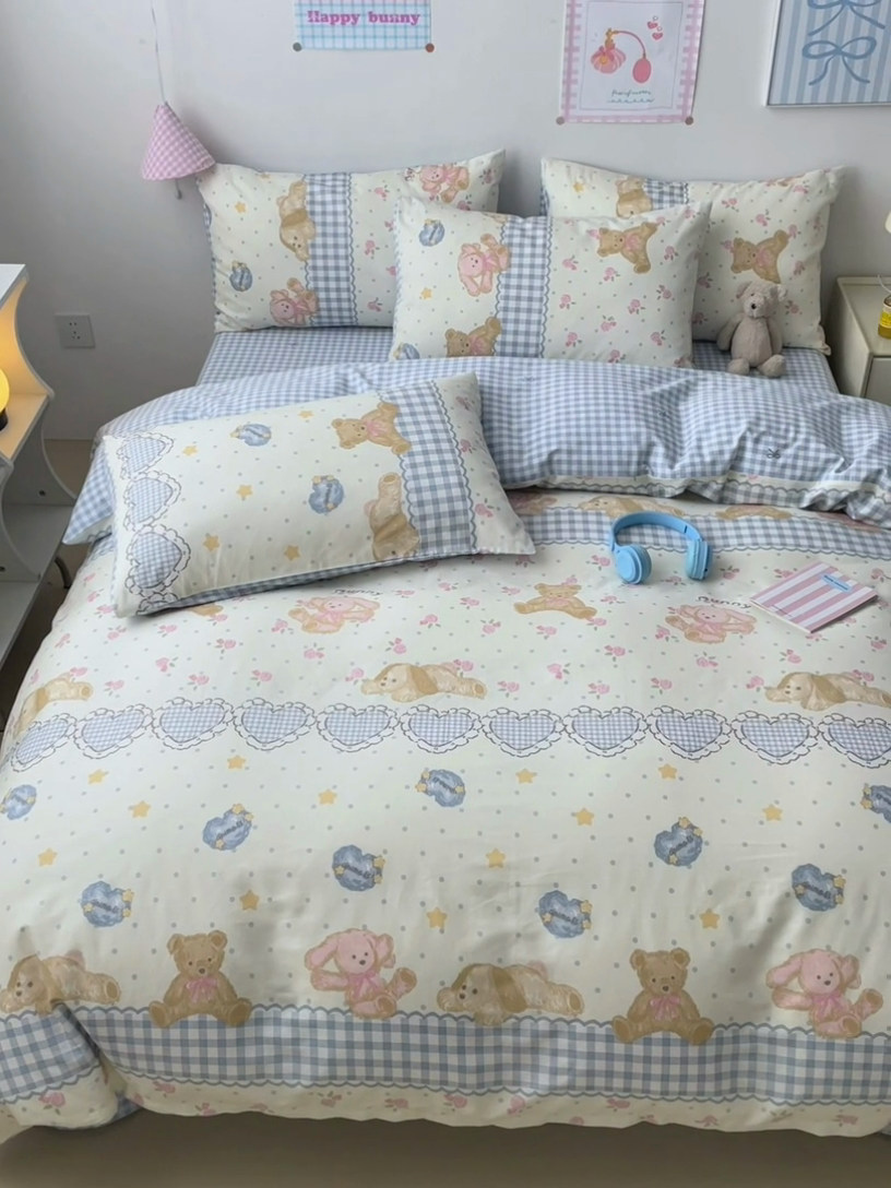 91家纺网 家纺一手货源 找家纺 曼之夏 2025新款全棉印花四件套 少女熊