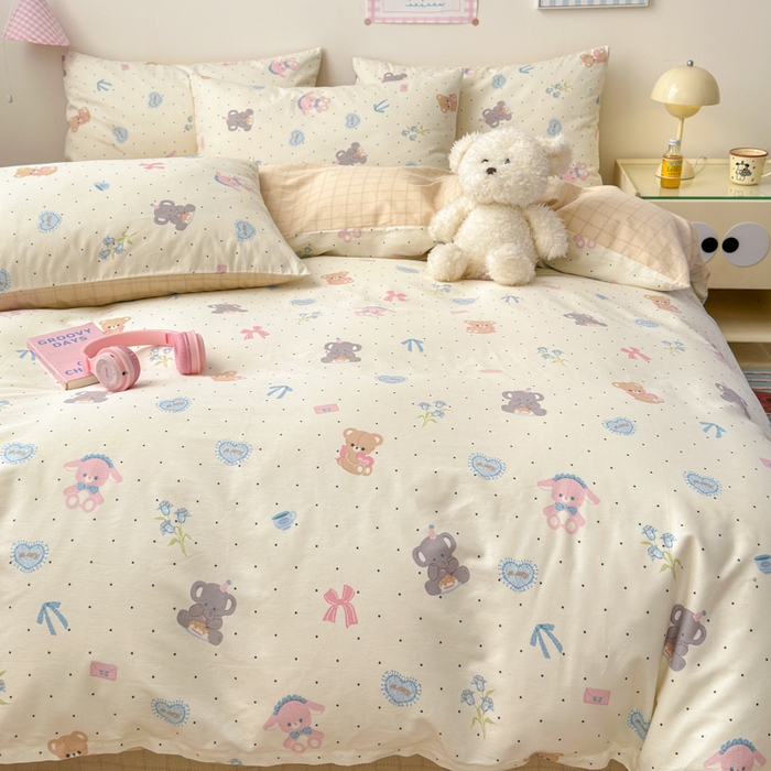 91家纺网 家纺一手货源 找家纺 曼之夏 2025新款全棉印花四件套 点点礼物熊