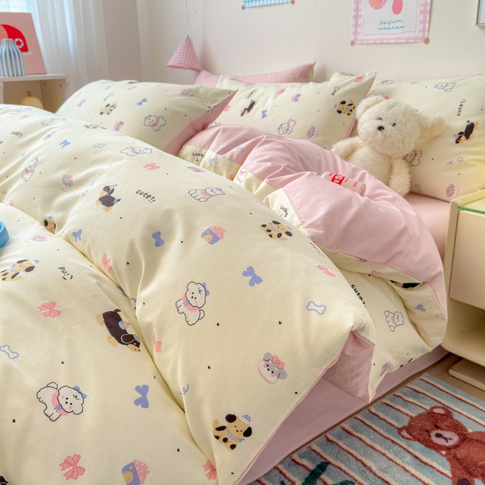 91家纺网 家纺一手货源 找家纺 曼之夏 2025新款全棉印花四件套 心心腊肠狗