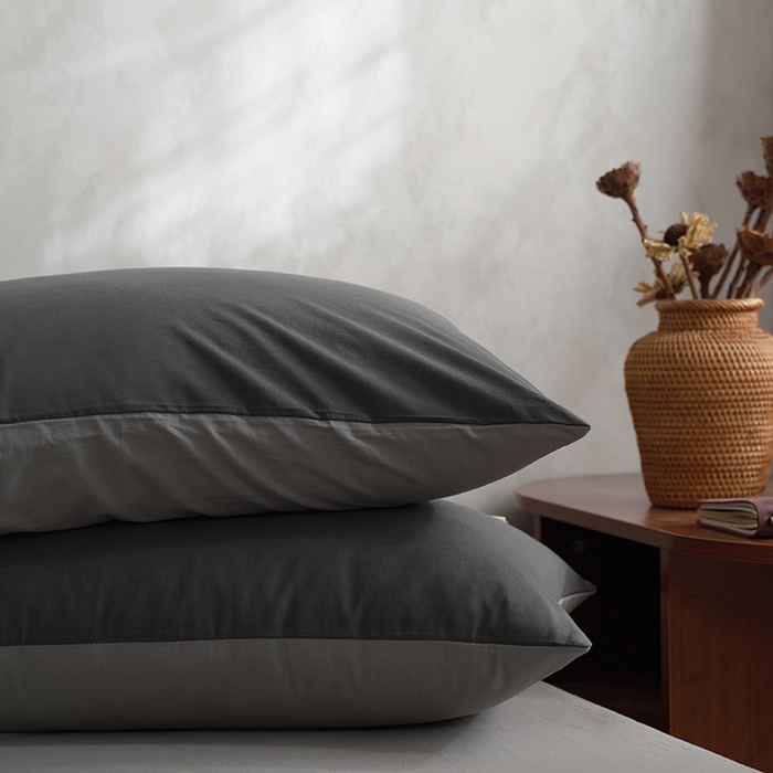 91家纺网 家纺一手货源 找家纺 雅居纺家纺 2025新款全棉素色水洗棉单枕套 低调灰绅士灰